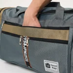 Grand sac de voyage sport, pratique et polyvalent poche avant Grand sac de voyage sport, pratique et polyvalent poche avant
