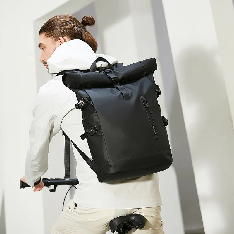 Sac à dos imperméable 25l roll top pratique et élégant pour voyager vélo