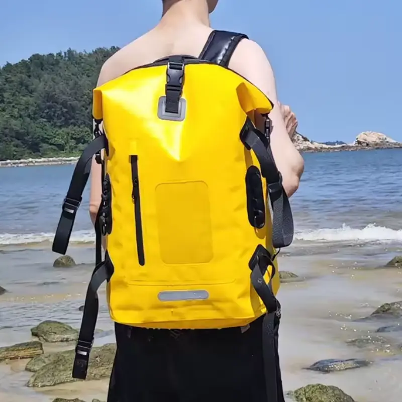 Sac à dos imperméable sport nautique et aventure porté dos
