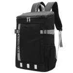 Sac à dos isotherme design pour aventure et sports extrêmes gris