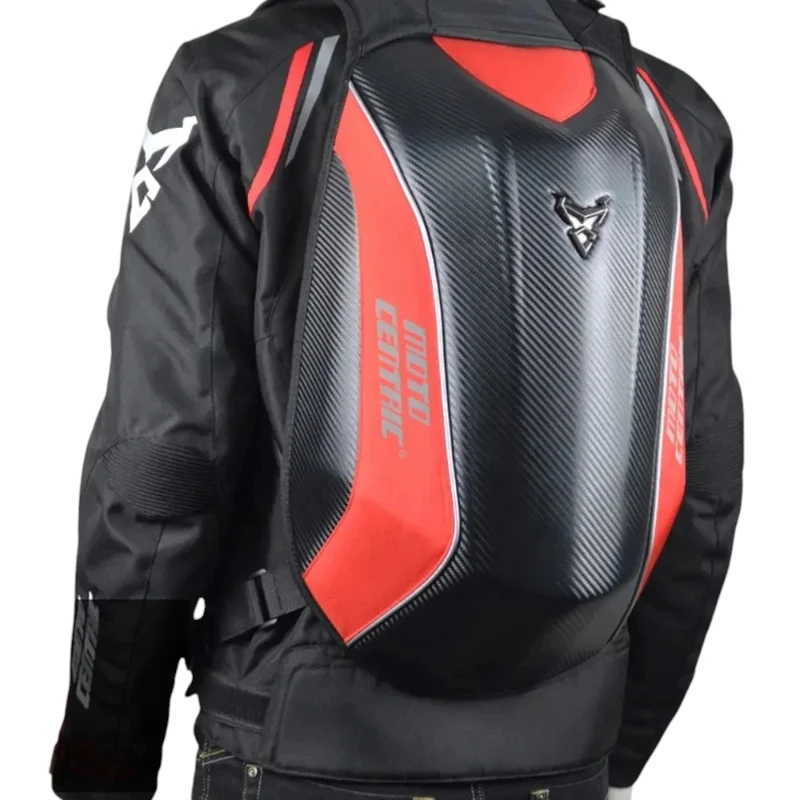Sac à dos moto carbone polyvalent et imperméable porté