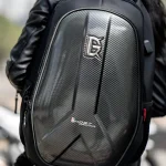 Sac à dos moto coque rigide fibre de carbone porté Sac à dos moto coque rigide fibre de carbone porté