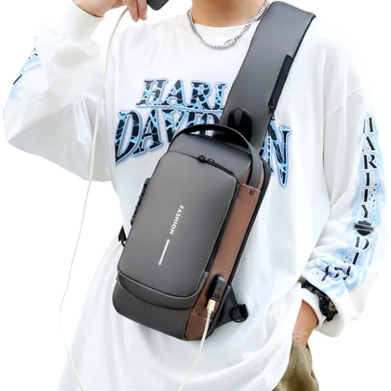 Sac à dos moto petite taille badoulière antivol avec port USB porté