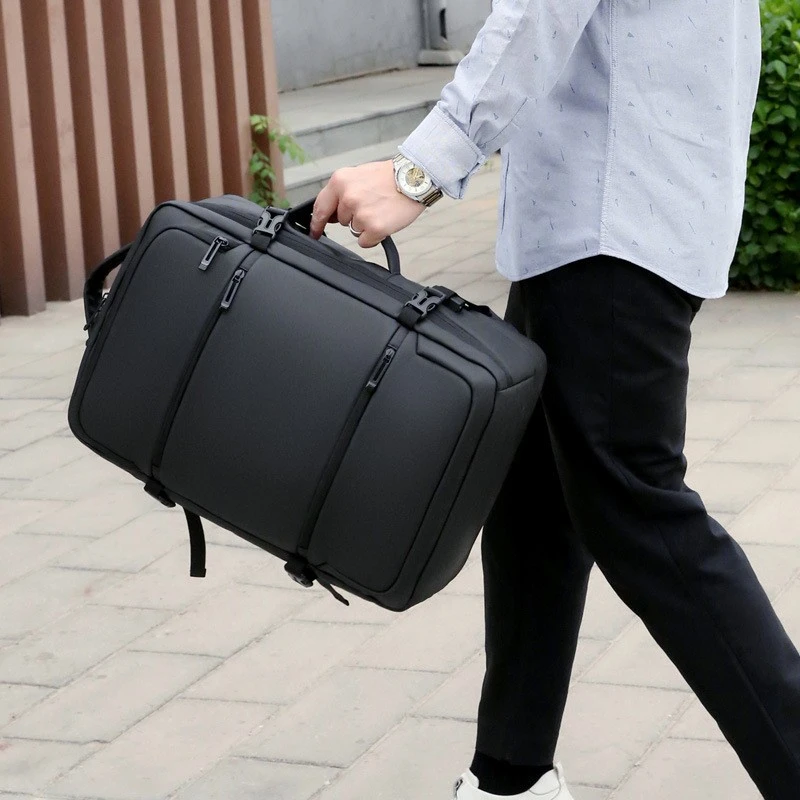Sac à dos pour homme élégant et résistant pour voyage connecté à la main