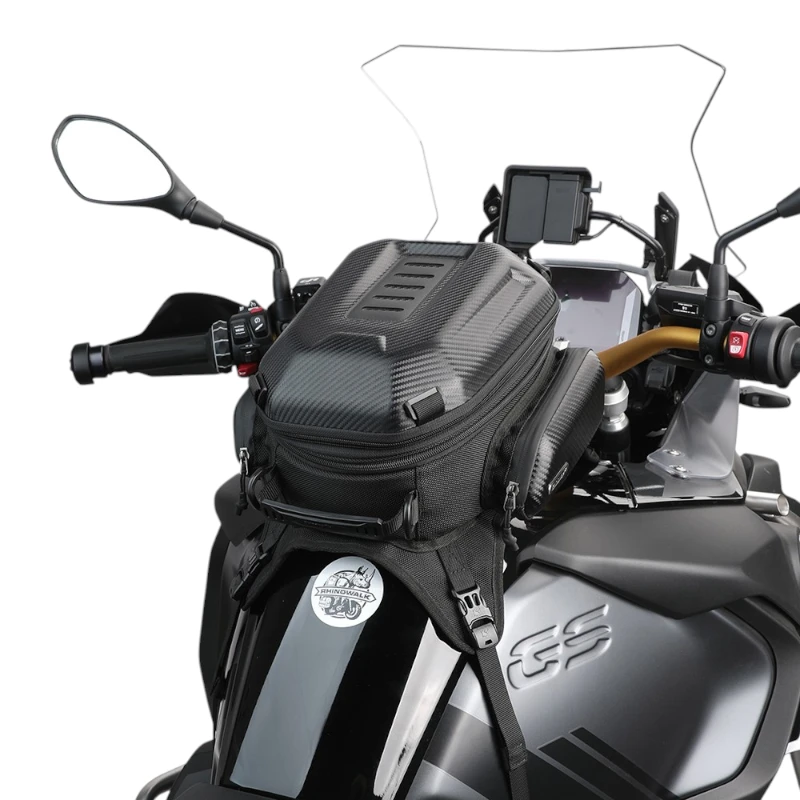 Sacoche réservoir moto étanche avec coque rigide fixé sur moto